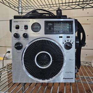 Vintage Panasonic RF-1150 Tech 1000 AM/FM/SW/CB 6 Band Radio